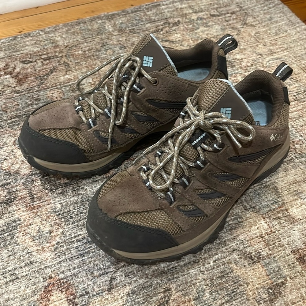 COLUMBIA hiking shoes